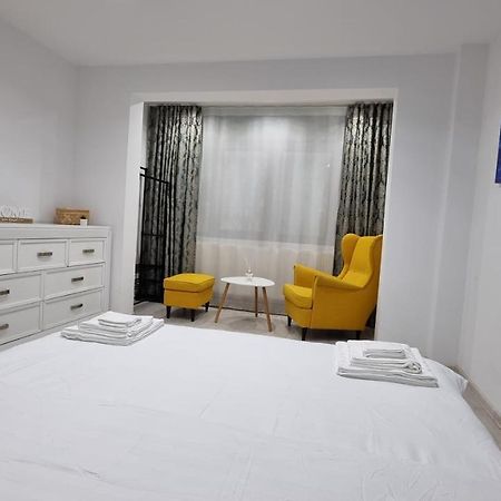 Stone Bridge Apartment 이아시 외부 사진